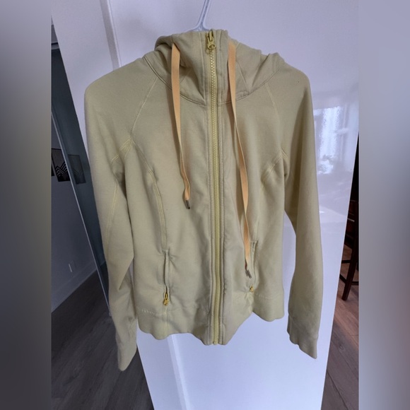 Lulu Hoodie! ☀️ - Picture 2 of 6